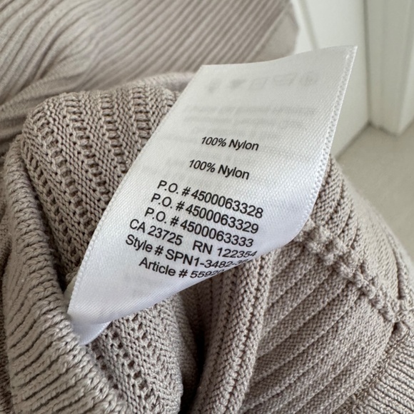 Aritzia Babaton Alrik Top - Picture 7 of 7